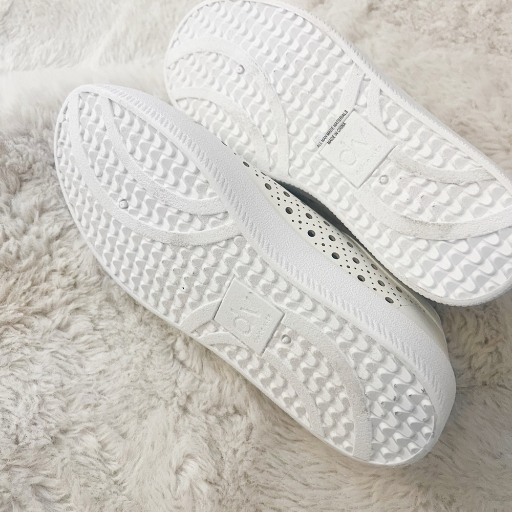 NWOB Dolce Vita Jeweled  Tennis’s Shoes - Picture 5 of 5